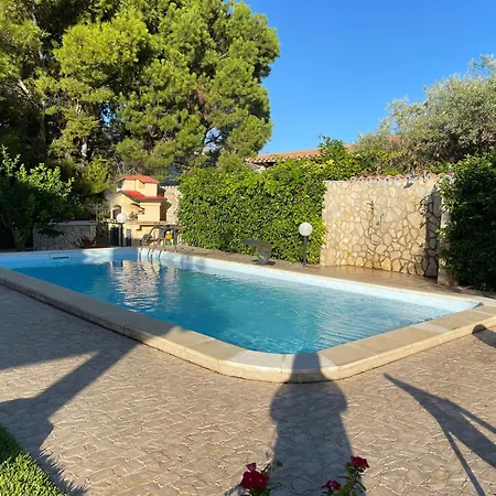 Villa Villino Giulia Altavilla Milicia